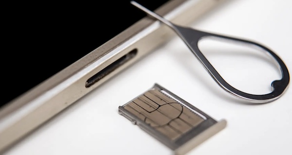 remove sim card from iphone